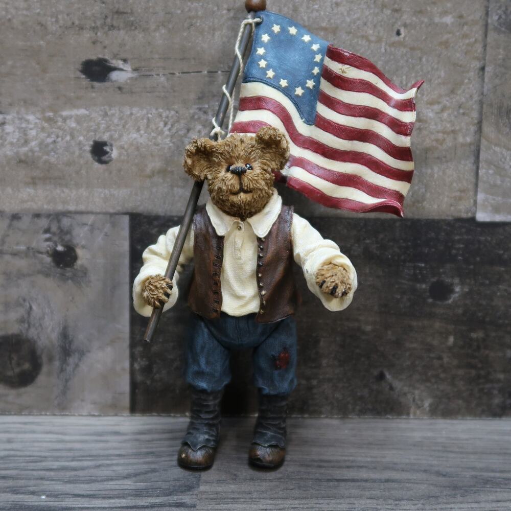 Boyds Bears Patrick Shoe Box Bear Resin Figurine 3249 American Flag